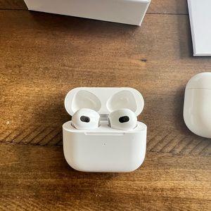 Air Pods (3rd Gen)